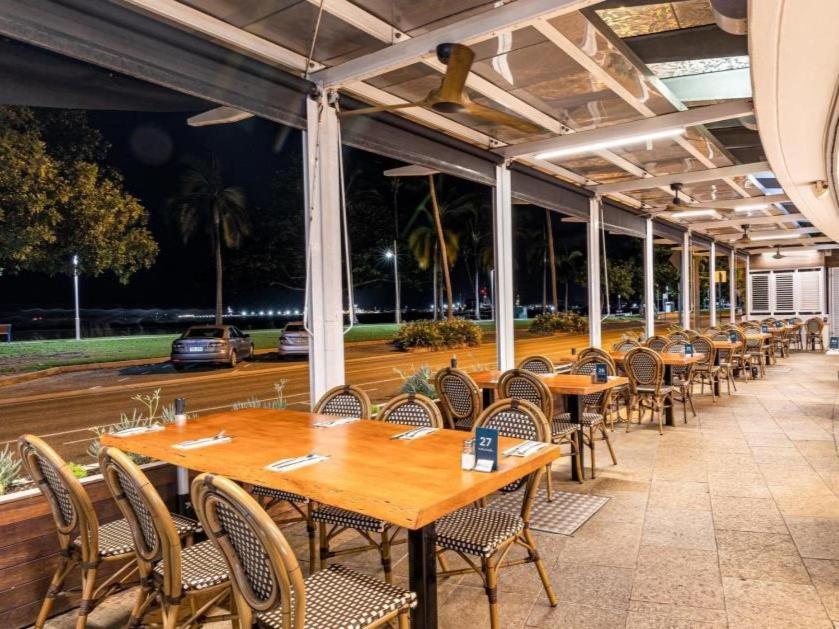 The Iconic Watermark On The Strand Townsville Exterior photo